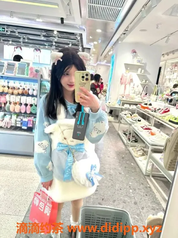 长沙楼凤资源信息,国庆约会佳琪，童颜巨乳却有违和感