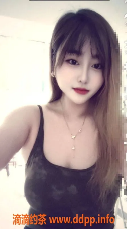 深圳楼凤-龙岗大胸美女，700元尽享多种服务