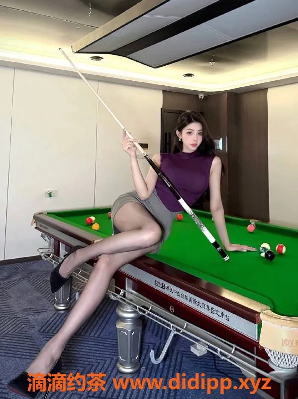 深圳楼凤-福田台湾心怡，20岁172cm大胸女神