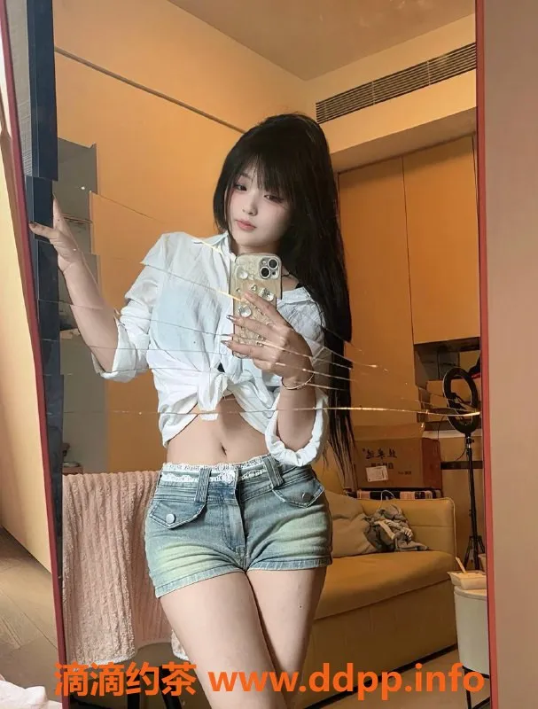 深圳楼凤-龙华小雅婷，1000元享鸳鸯浴服务