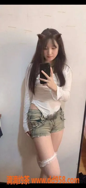 广州楼凤-天河小念念，600元嫩妹专业服务