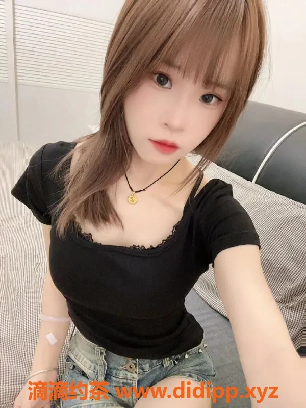 成都楼凤-嫩妹倩倩，16岁152cm，首次体验仅需600