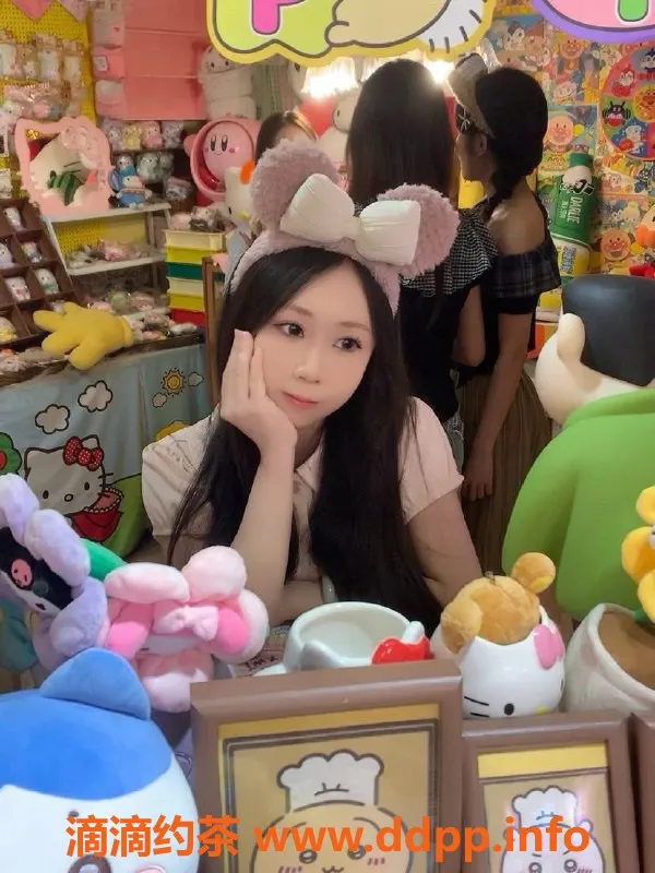 深圳楼凤-深圳龙华小迷妹，800元私密服务等你来体验