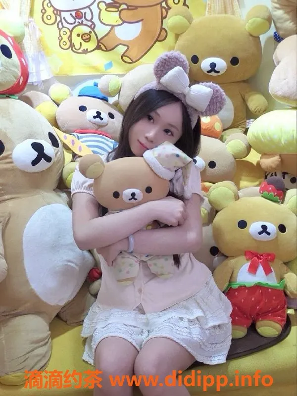 深圳楼凤-深圳龙华小迷妹，800元私密服务等你来体验