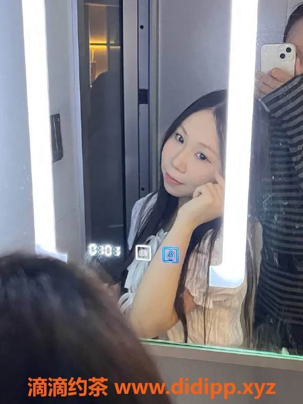 深圳楼凤资源信息,深圳龙华小迷妹，800元私密服务等你来体验