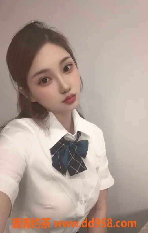 广州楼凤-禅城Tong，600元深喉69御姐服务