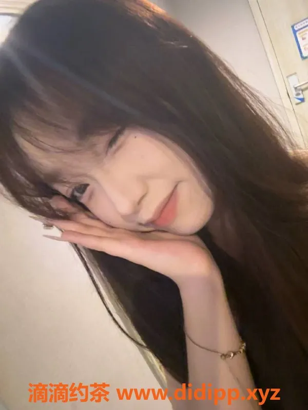 深圳楼凤-深圳龙华嫩妹伊一，1200元体验双重服务！