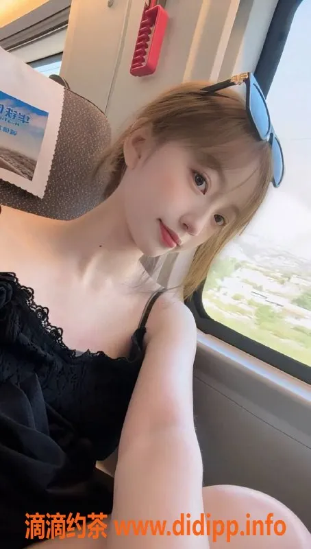 深圳楼凤-深圳龙华嫩妹伊一，1200元体验双重服务！