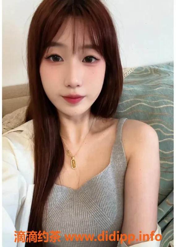 深圳楼凤-深圳龙岗嫩妹柒柒，788元享深喉足交服务