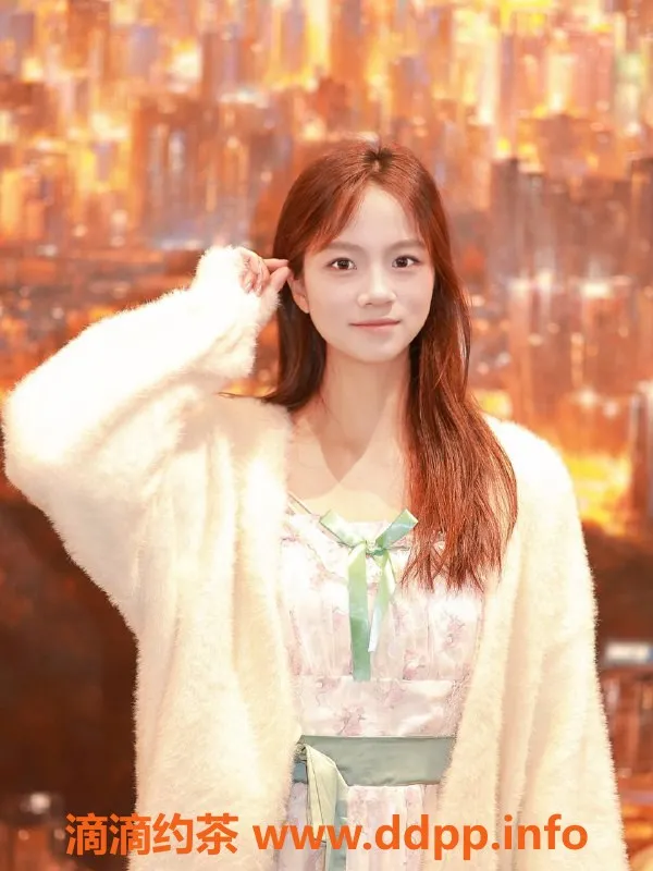 深圳楼凤-龙华小思，1000元嫩妹服务，双向体验