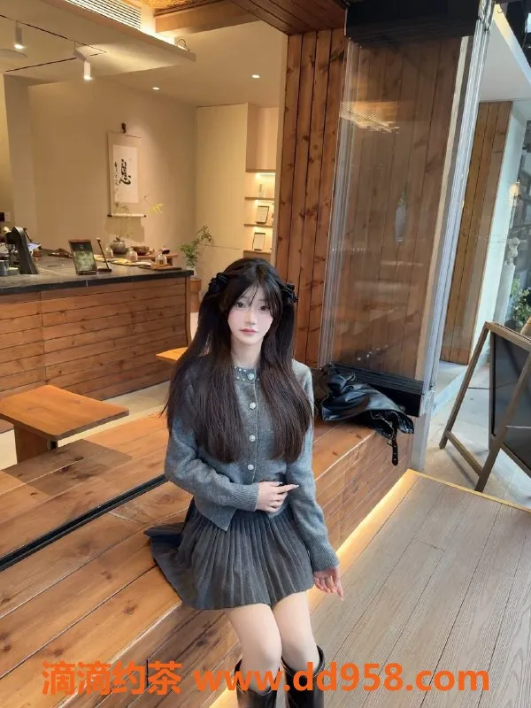 深圳楼凤-宝安嫩妹一冉，制服丝袜 1000起