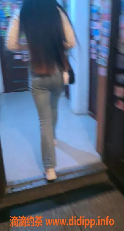 长沙楼凤-马王堆26岁妹子体验报告，200元健谈服务