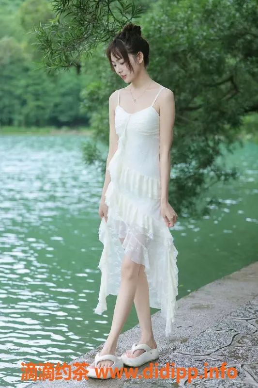 广州楼凤-越秀琪琪，700元嫩妹，69口爆服务等你体验