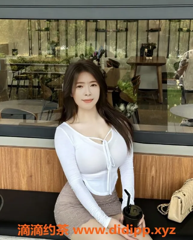 广州楼凤-白云甜甜少妇，服务优质仅需450元