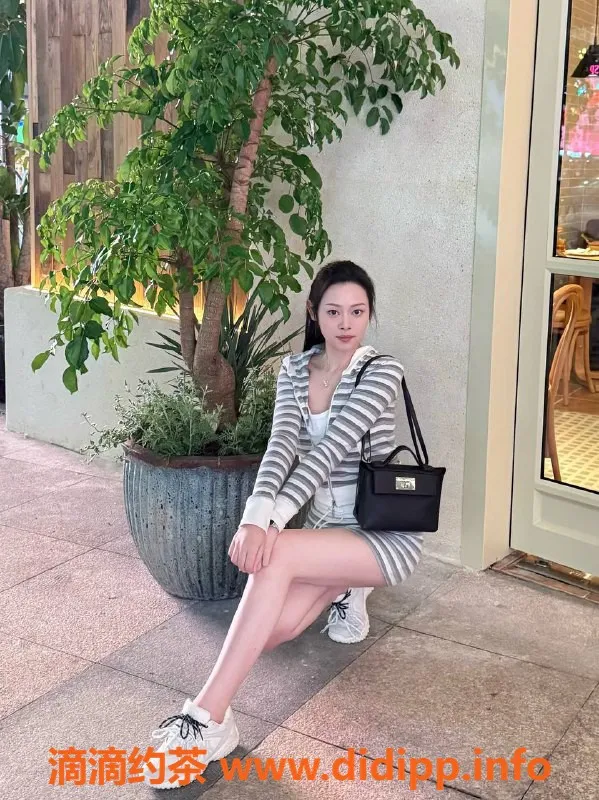 深圳楼凤-福田桃桃，172长腿，48kg，25岁