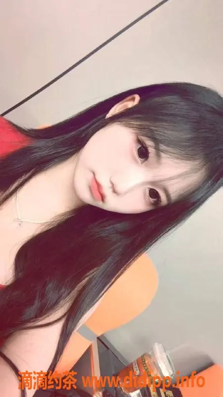 温州楼凤-温州晚风，165cm、100斤、C罩杯，甜美服务