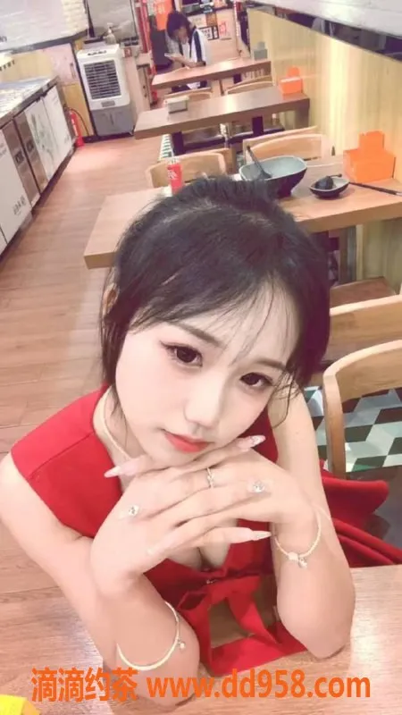 温州楼凤-温州晚风，165cm、100斤、C罩杯，甜美服务