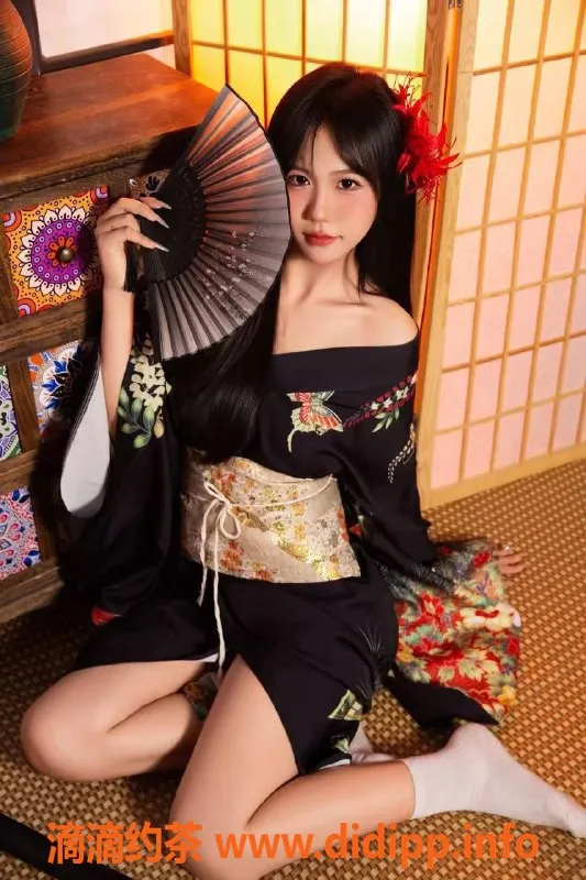 温州楼凤-温州晚风，165cm、100斤、C罩杯，甜美服务