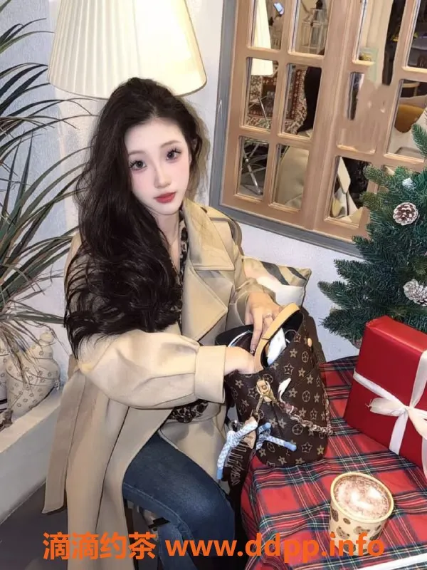 赣州楼凤资源信息,赣州极品嫩妹 学兼橘子 170cm 45kg 价格700元