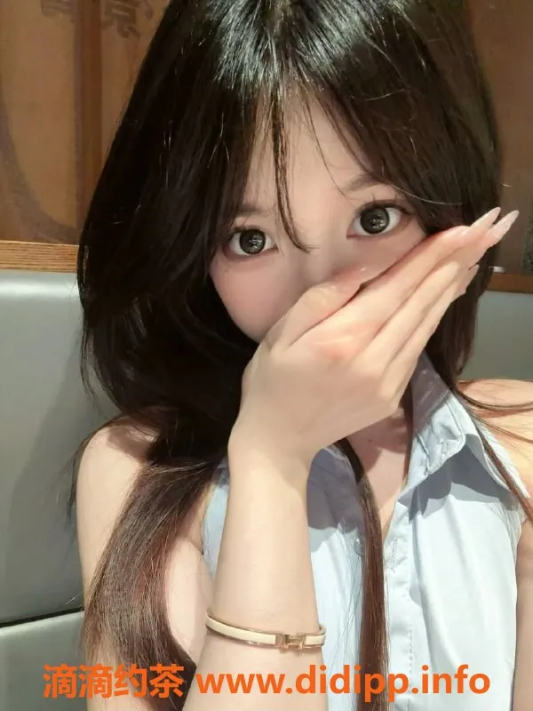 常州楼凤-常州乐宝，20岁166cm，97斤C罩胸，8起服务