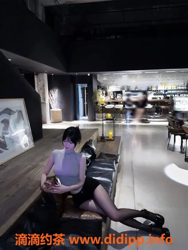 常州楼凤-常州乐宝，20岁166cm，97斤C罩胸，8起服务