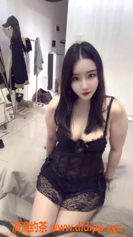 广州楼凤-广州温瞳，500元莞式服务，白嫩少女