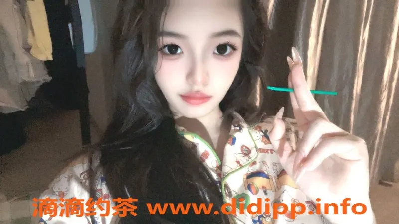 广州楼凤-白云瑶宝，巨乳嫩妹800p，颜值超高