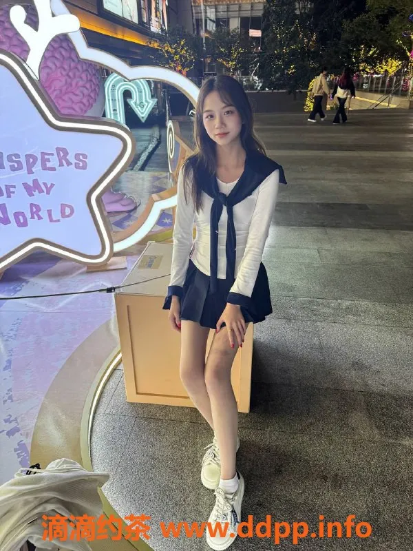 深圳楼凤-龙华小思，1000元体验嫩妹情趣服务