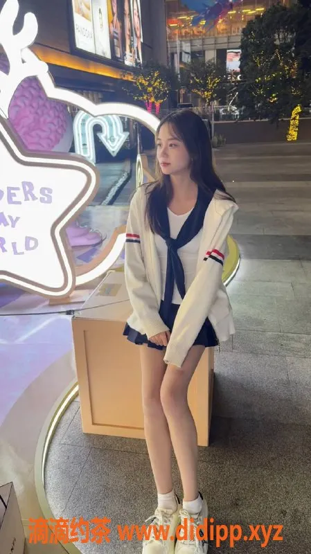 深圳楼凤资源信息,龙华小思，1000元体验嫩妹情趣服务