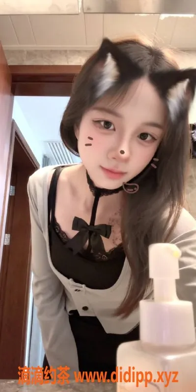 深圳楼凤-龙华小思，1000元体验嫩妹情趣服务