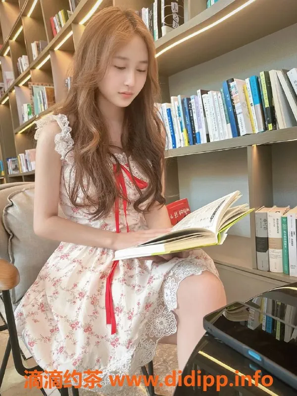 深圳楼凤-福田小小，1000P优质服务，剧情按摩体验