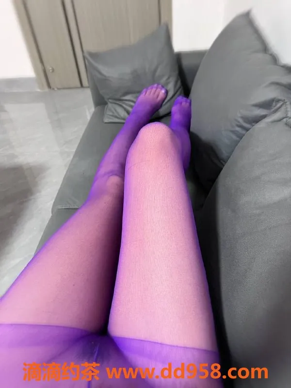 中山楼凤-坦洲桃子，38D傲人胸围，私密服务尽享