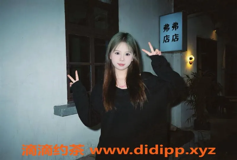 深圳楼凤-宝安呜呜，788元享受鸳鸯浴与69服务