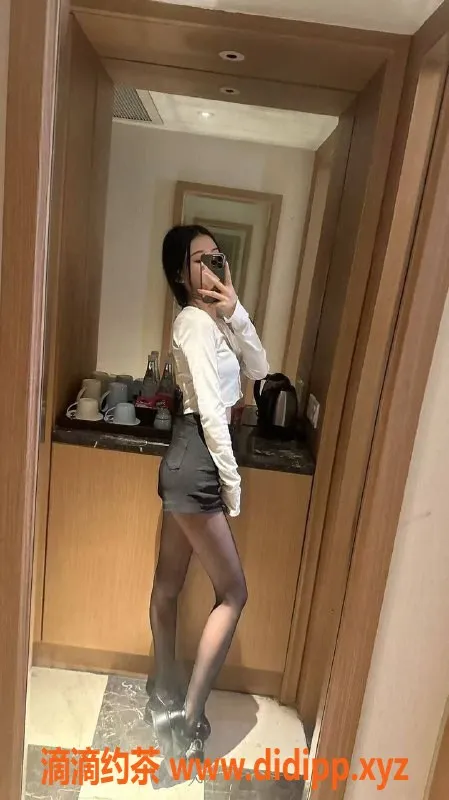 成都外围-成华区18岁贵州妹儿，身高165，苗条身材推荐