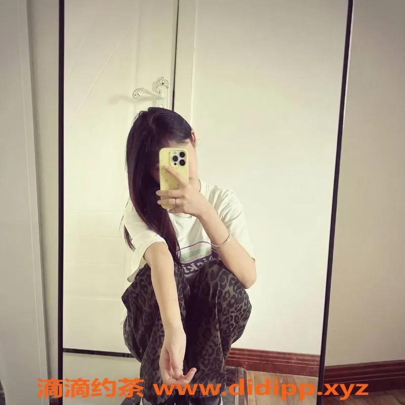 成都楼凤-成华区汐汐，18岁163cm，B+胸型，服务热情