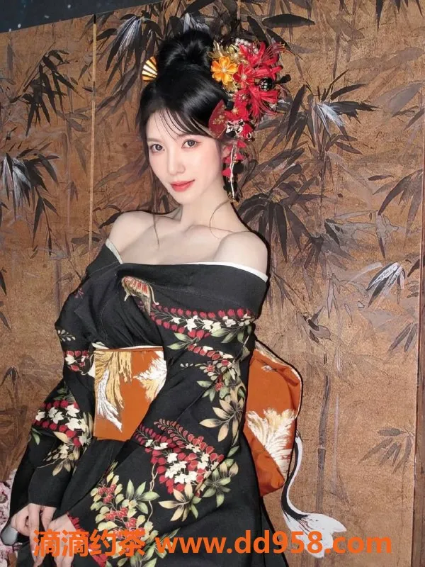 深圳楼凤-桃乃木子，福田优质服务，1300P，长腿美女