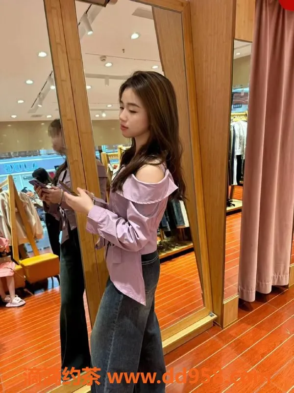 深圳上门服务-福田嫩妹白兔兔，1000P上门服务