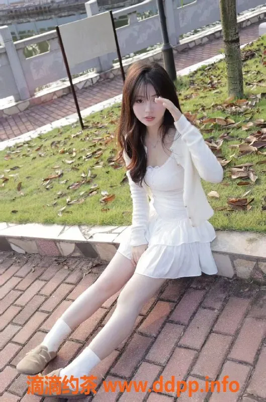 长沙楼凤-开福区泡芙，164cm，18岁，激情服务等你体验！