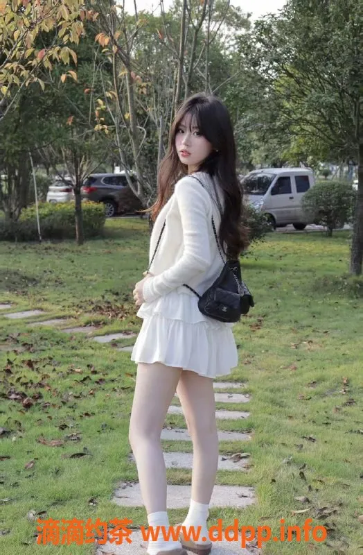 长沙楼凤-开福区泡芙，164cm，18岁，激情服务等你体验！