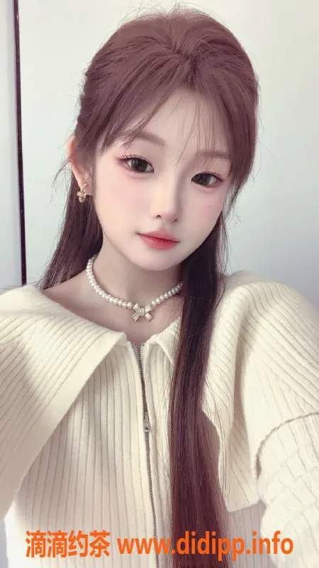 无锡楼凤-梁溪区白小纯，高颜值大学生，身高170，奶茶价格2200P