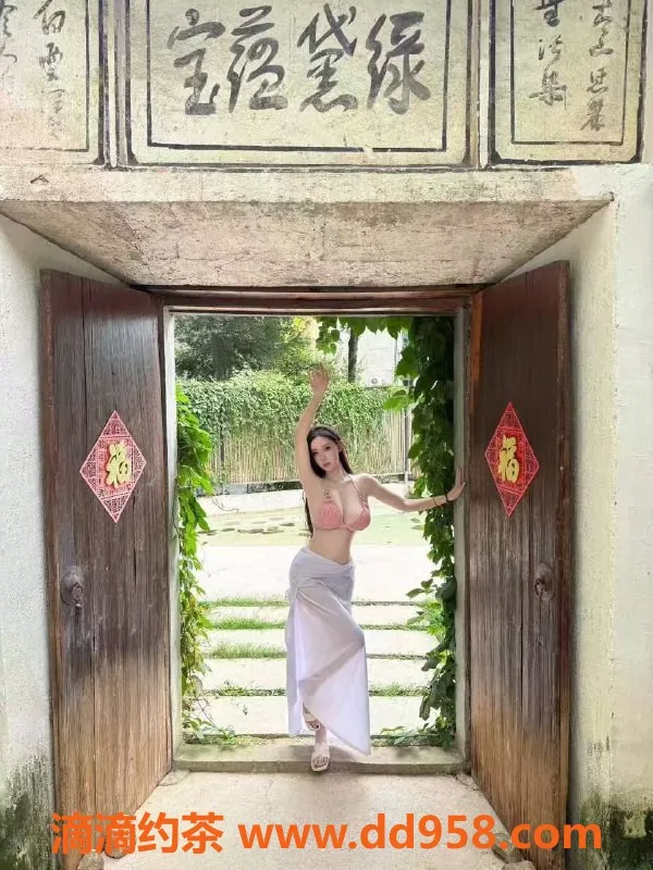 深圳楼凤-福田嫣然，长腿大波，1100P超值体验