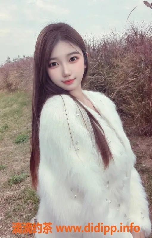 中山楼凤-西区19岁芊芊，D罩杯翩翩而至