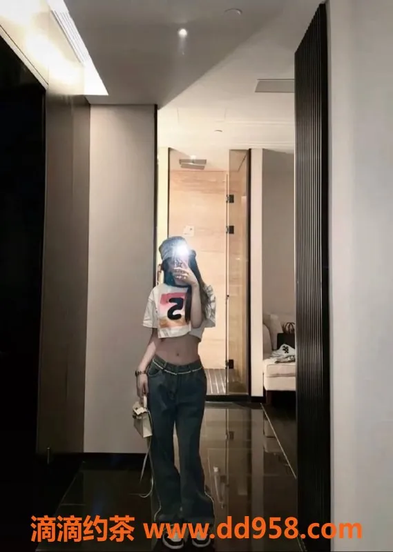 深圳楼凤-福田甘甜，1000P享受超大波按摩服务