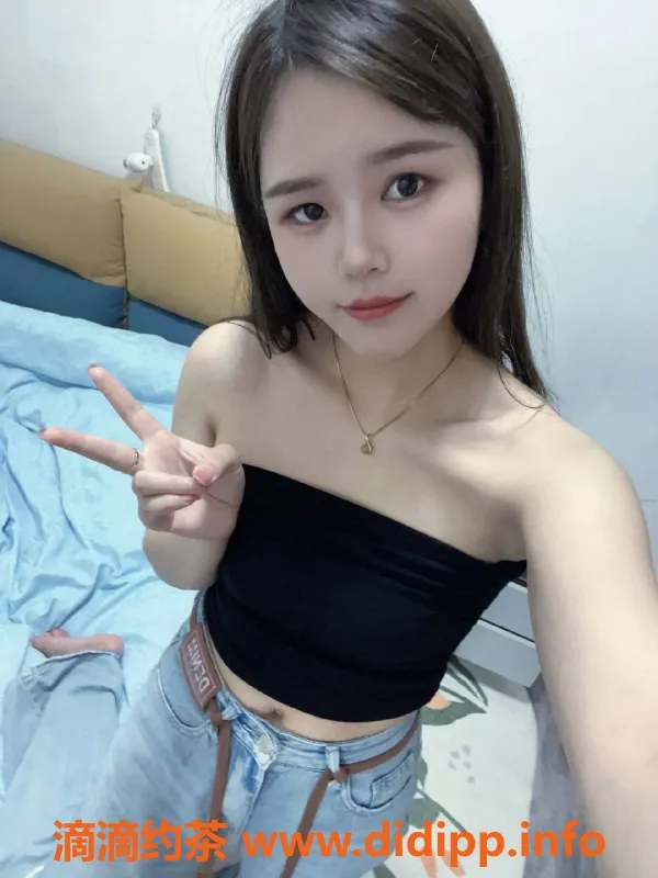 深圳楼凤-龙华雪儿，千元档嫩妹，1000P体验