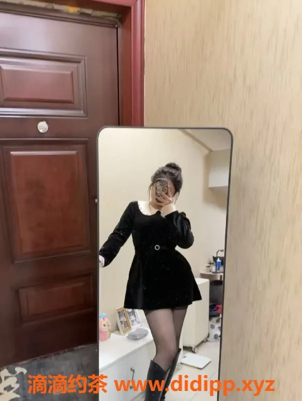 上海楼凤-奉贤小涵，19岁160cm，52斤，让你体验不一样的服务