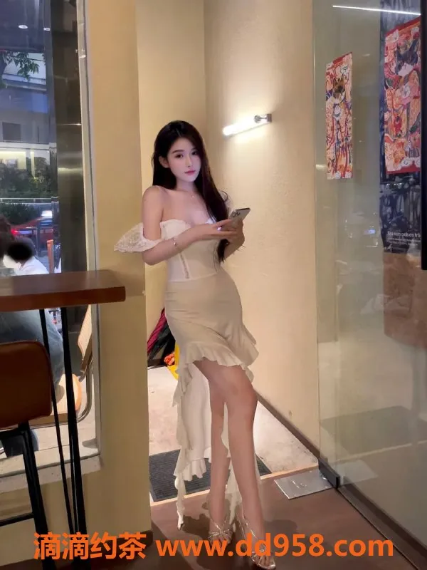 福州楼凤-泉州倩倩 26岁 168cm 52kg 诱惑服务等你来体验