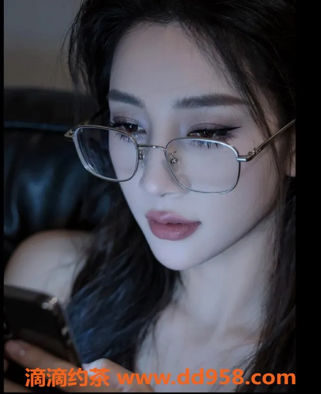 潍坊楼凤-高新区十七，160cm，99斤，22岁，1000元服务