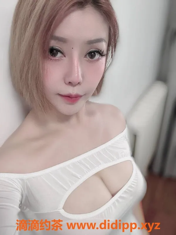 北京楼凤-丰台猫猫，160cm 45kg，28岁莞式服务