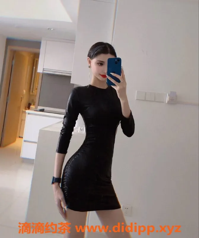 深圳楼凤-福田娜娜长腿制服诱惑，900P体验