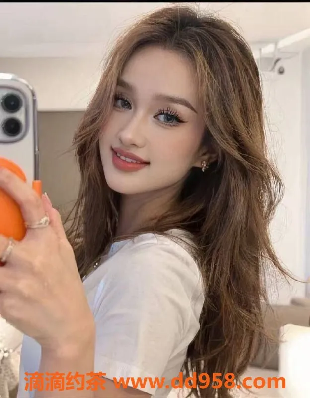 深圳楼凤-福田混血海迪，1300P制服服务等你体验